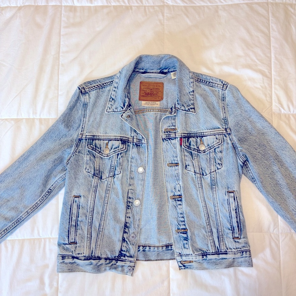 Levi’s Original Jean Jacket, size medium